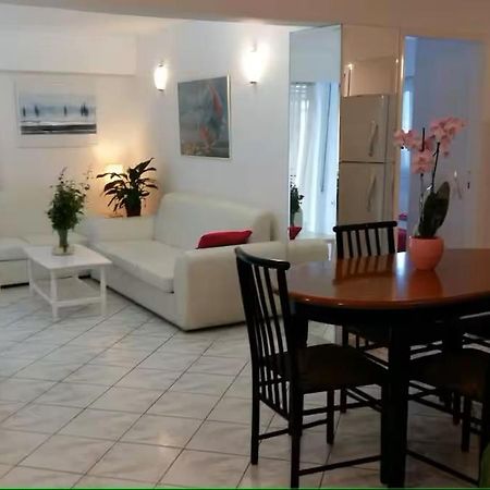 Flor De Mayo,Apt In Alimos Near The Sea Athens Luaran gambar