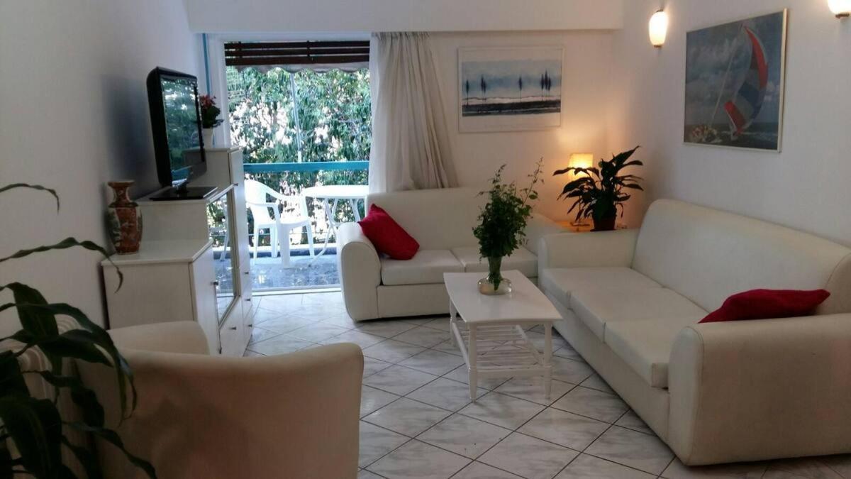Flor De Mayo,Apt In Alimos Near The Sea Athens Luaran gambar